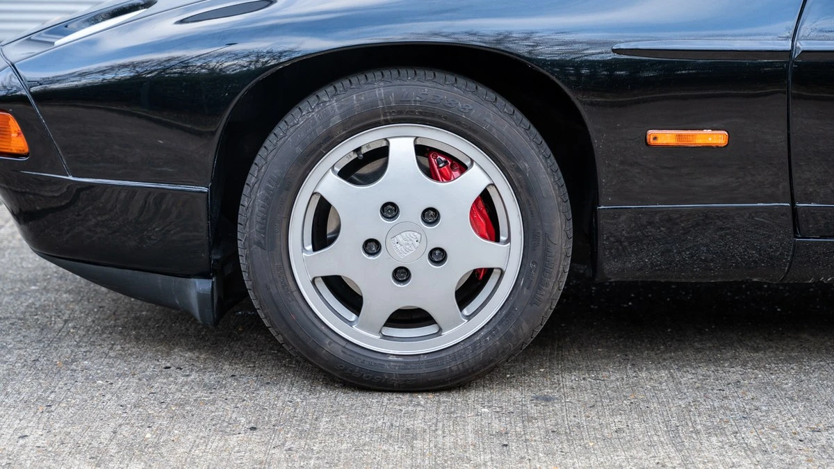 1989 Porsche 928 GT - Image 11 of 30