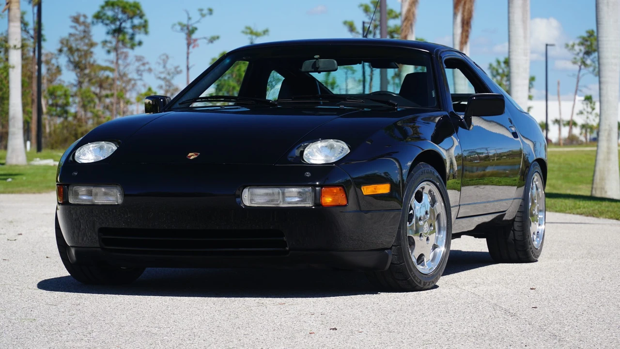 1989 Porsche 928 GT - Image 8 of 31