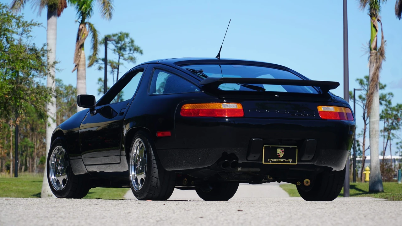 1989 Porsche 928 GT - Image 17 of 31