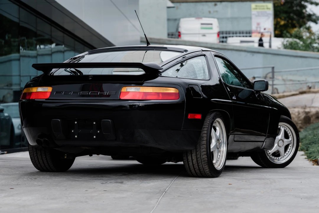1989 Porsche 928 GT - Image 8 of 31