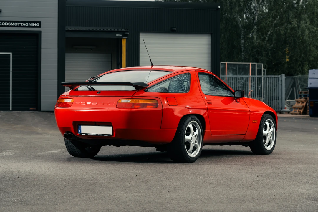 1989 Porsche 928 GT - Image 8 of 31