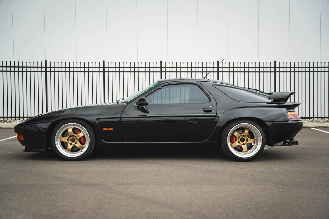 1989 Porsche 928 S4 - Image 17 of 31