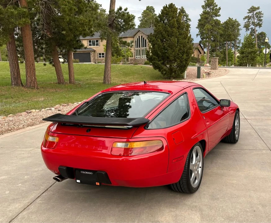 1989 Porsche 928 - Image 8 of 20