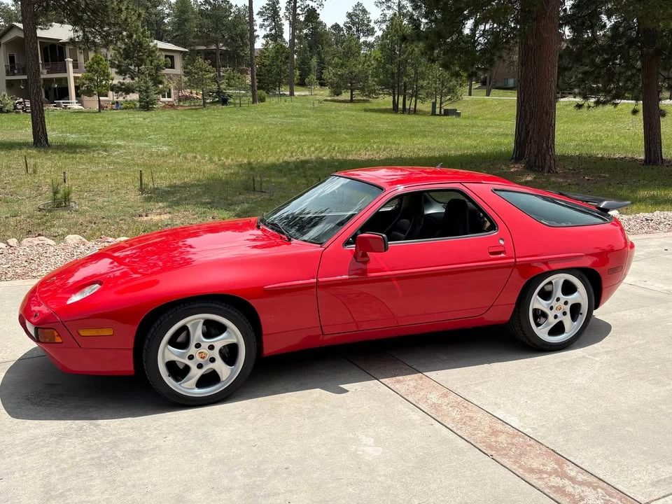 1989 Porsche 928 - Image 11 of 20