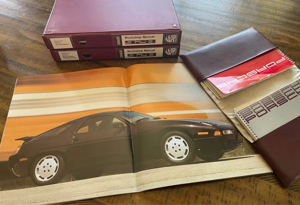 1989 Porsche 928 - Image 17 of 20