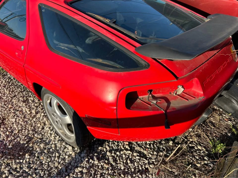 1989 Porsche 928 S4 - Image 16 of 17