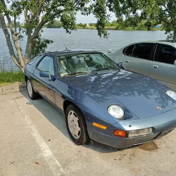 1989 Porsche 928 S 4