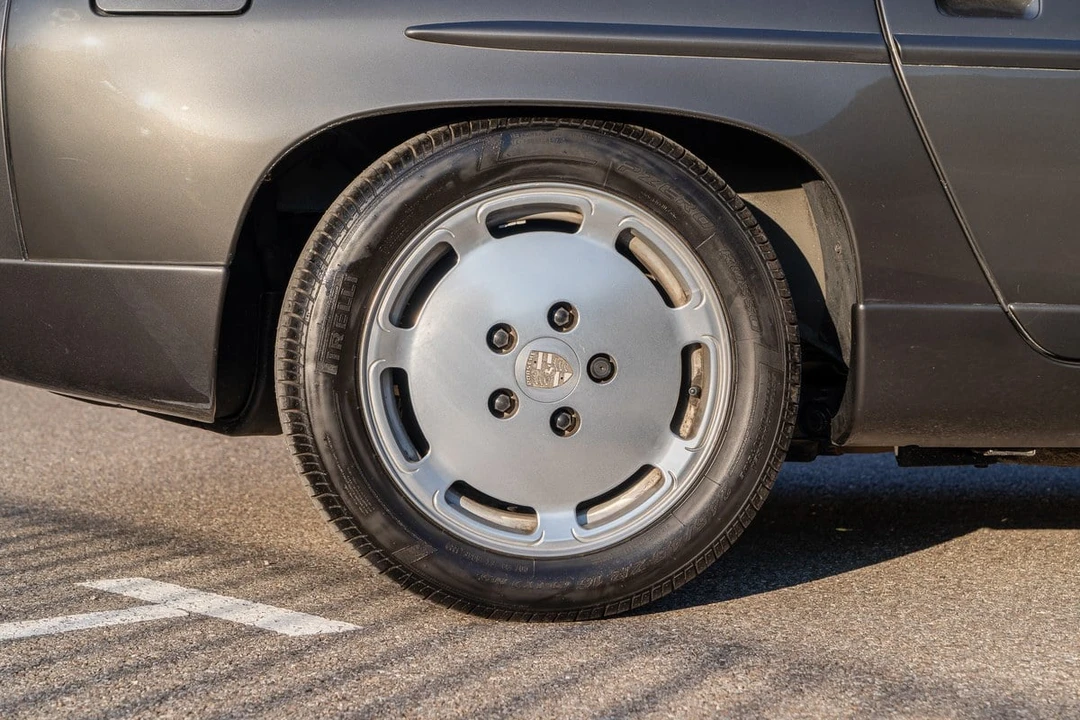 1989 Porsche 928 S4 - Image 12 of 30