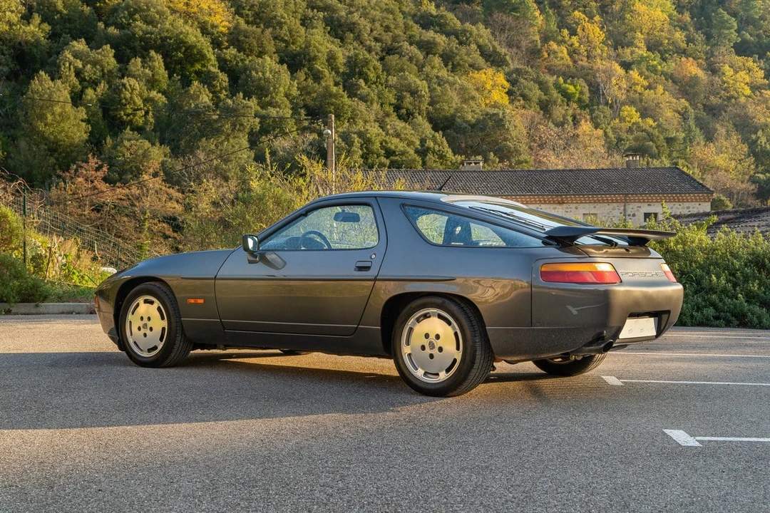 1989 Porsche 928 S4 - Image 4 of 30