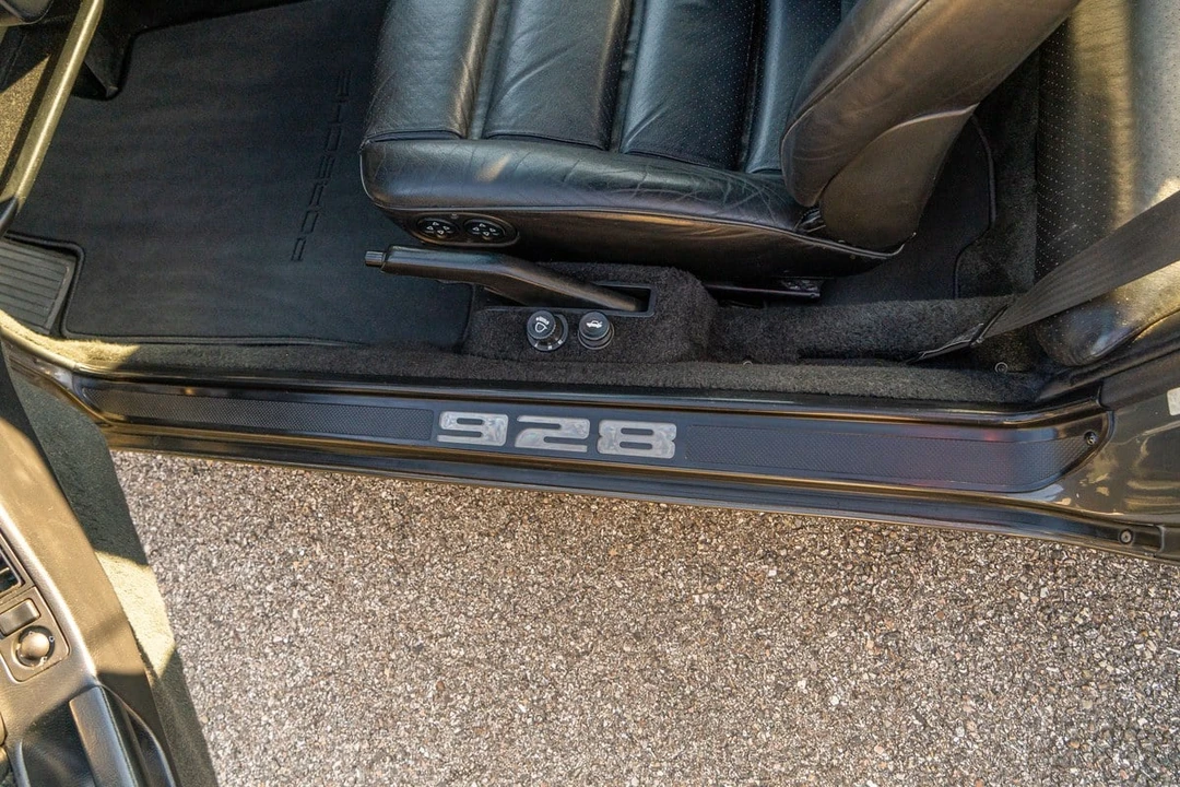 1989 Porsche 928 S4 - Image 27 of 30