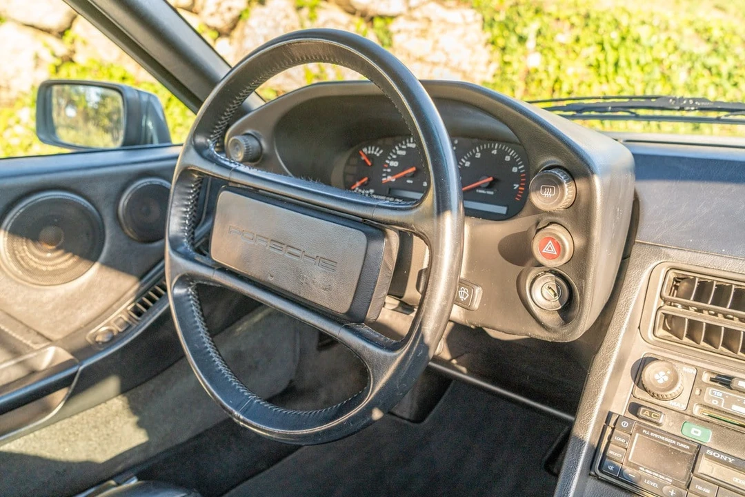 1989 Porsche 928 S4 - Image 16 of 30