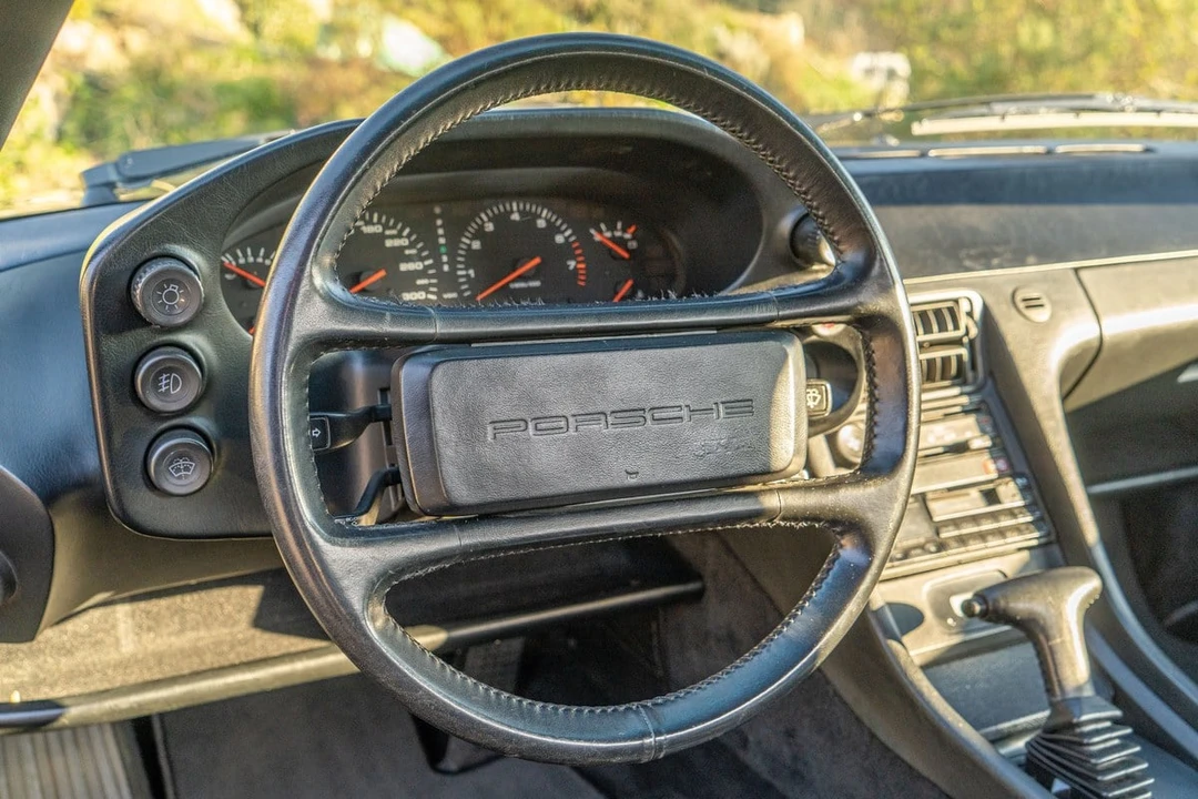 1989 Porsche 928 S4 - Image 15 of 30