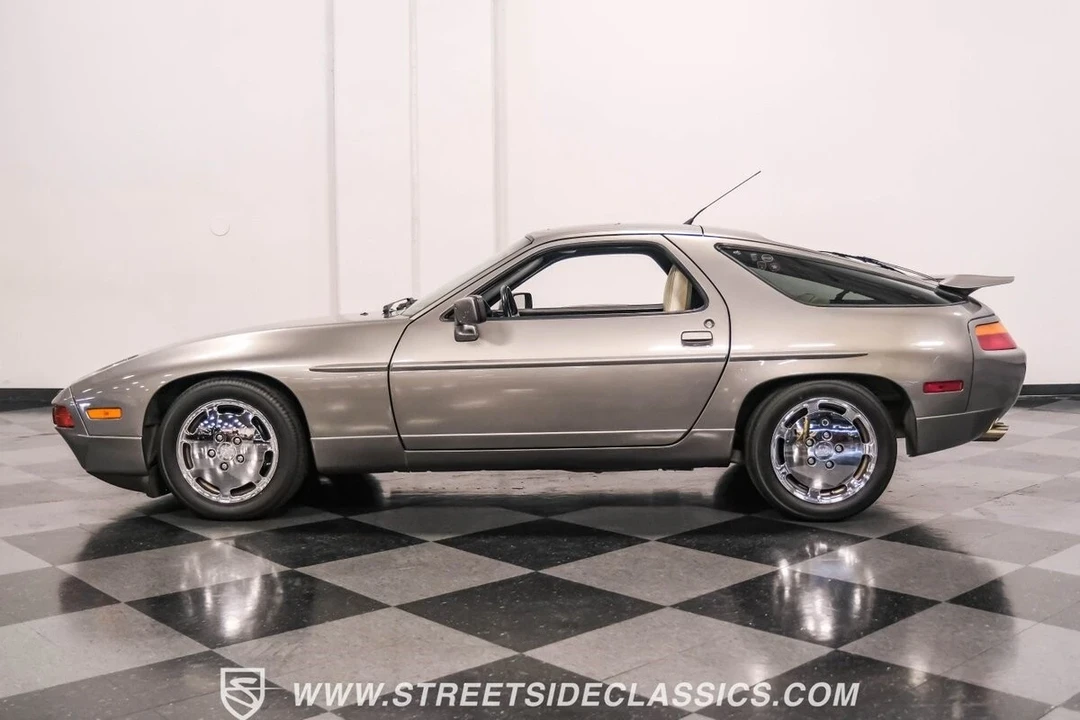 1989 Porsche 928 S4 - Image 7 of 12