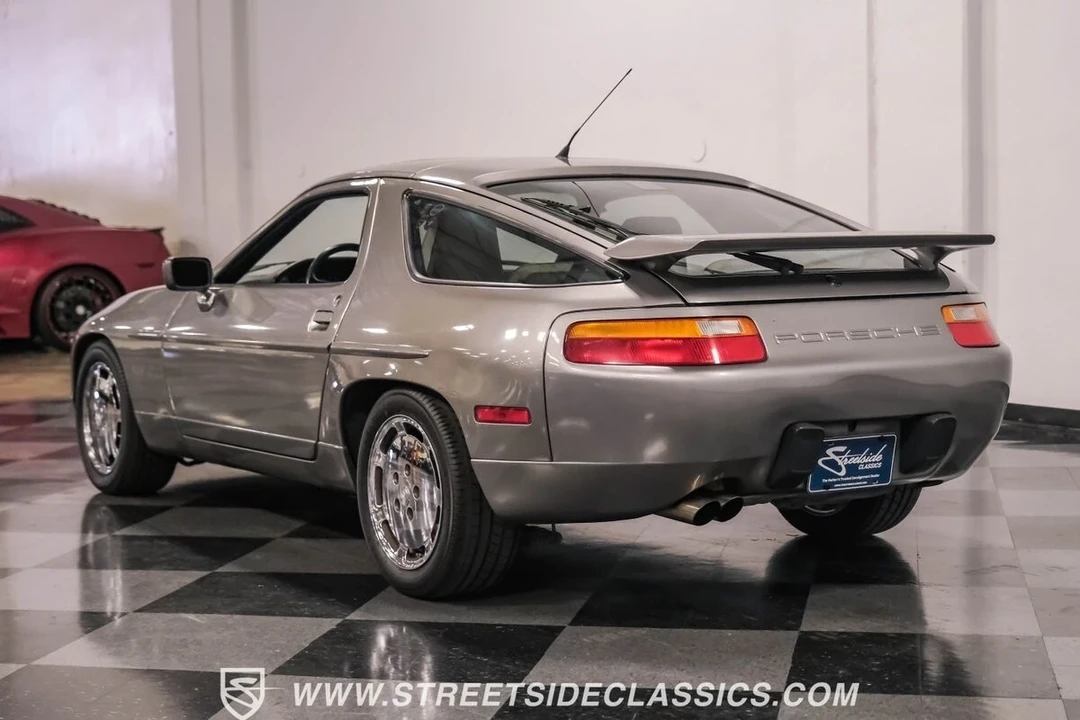 1989 Porsche 928 S4 - Image 9 of 12