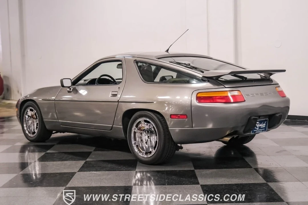 1989 Porsche 928 S4 - Image 8 of 12