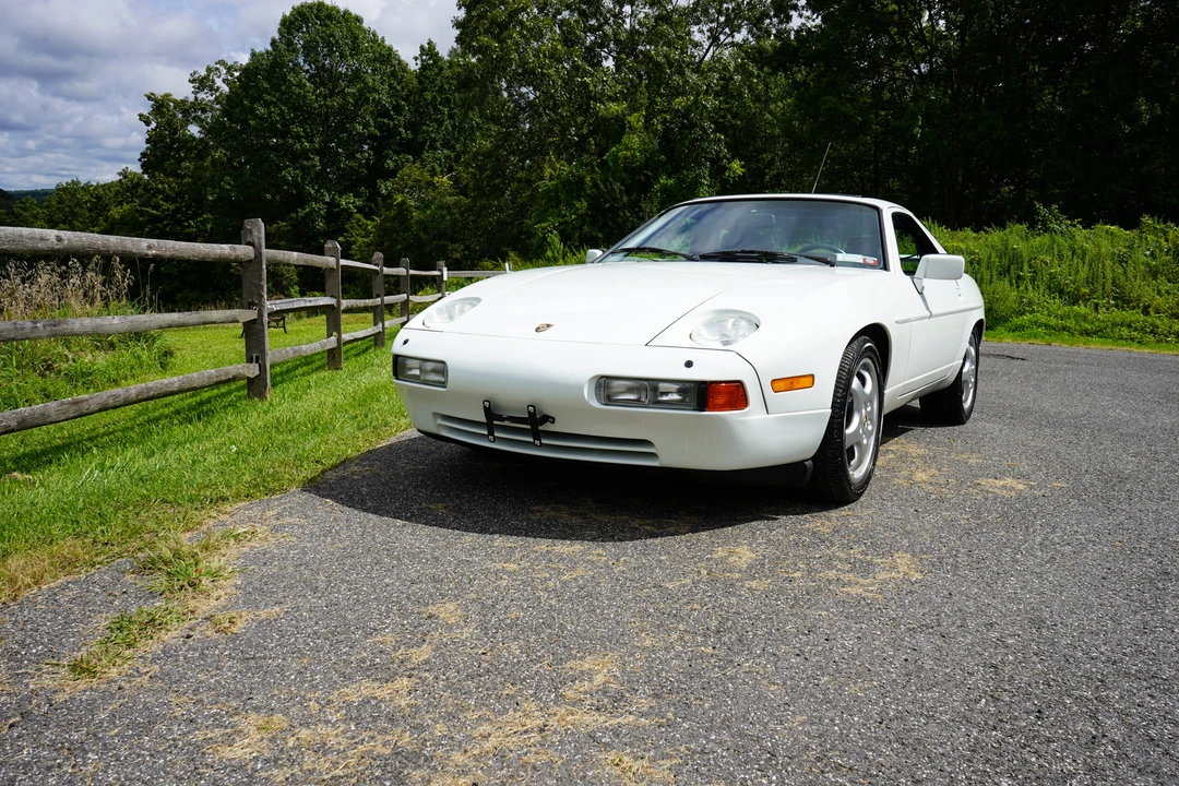 1989 Porsche 928 S4 - Image 9 of 31