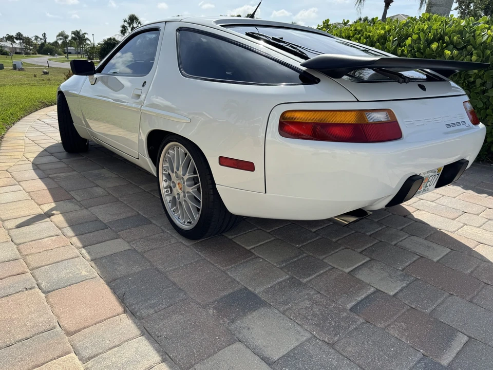 1989 Porsche 928 S4 - Image 14 of 31