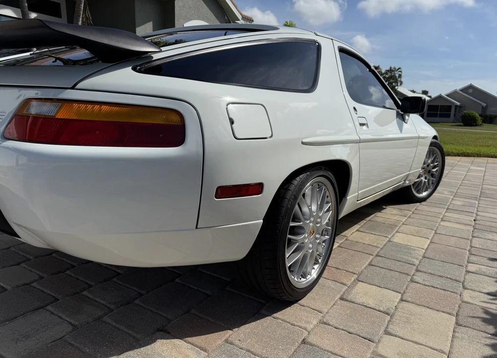 1989 Porsche 928 S4 - Image 28 of 31
