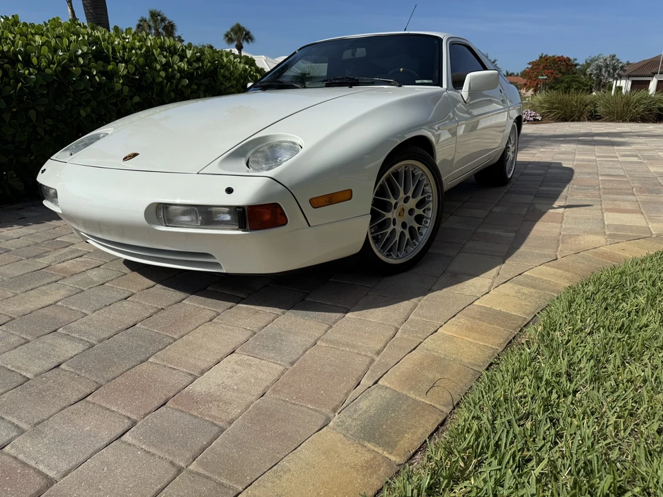 1989 Porsche 928 S4 - Image 12 of 31