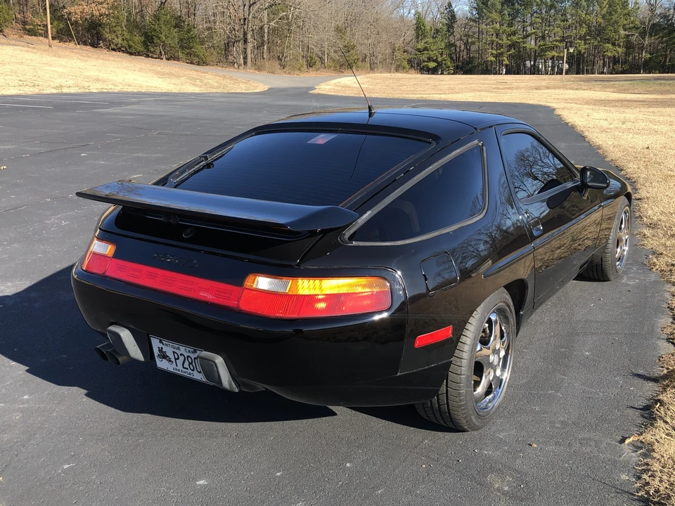 1989 Porsche 928 S4 - Image 13 of 31