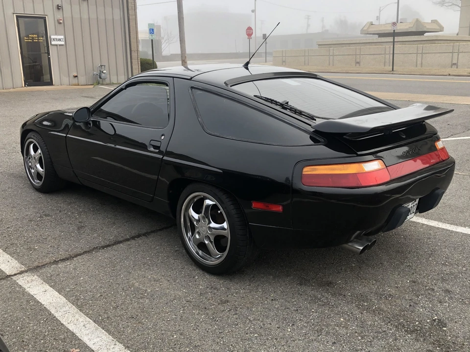 1989 Porsche 928 S4 - Image 7 of 31