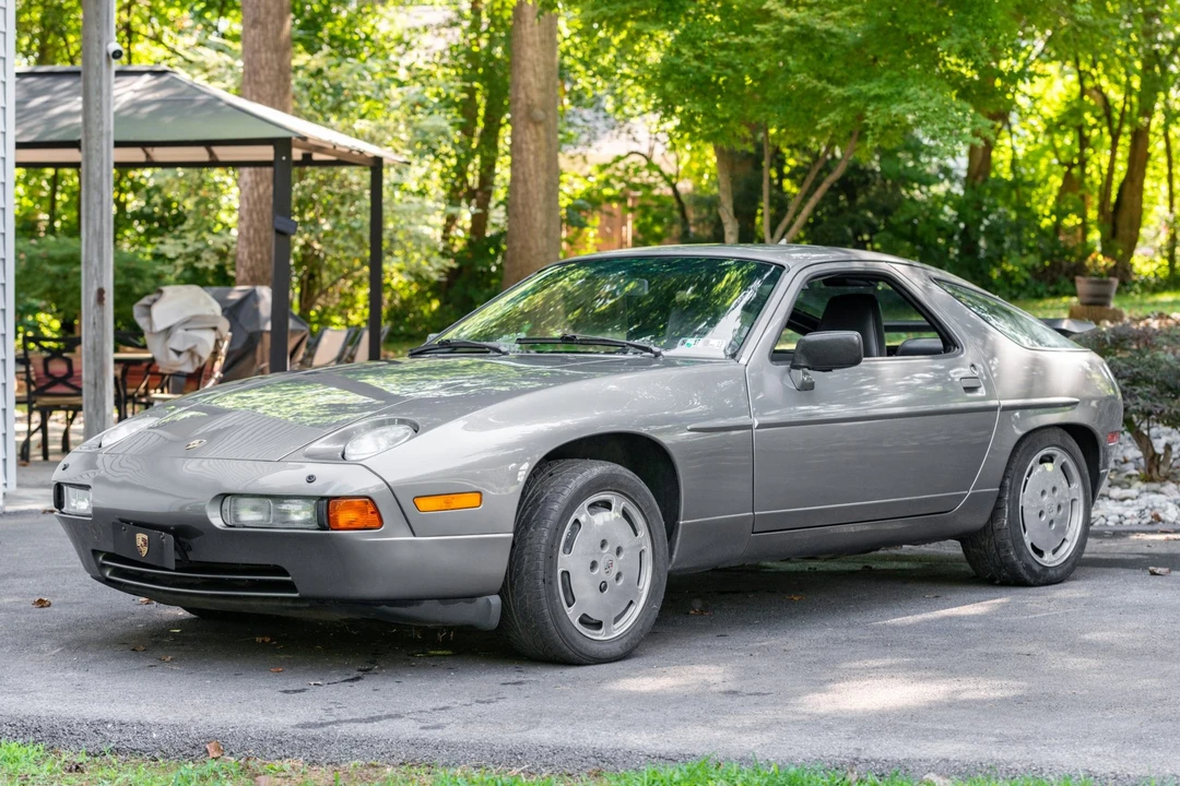 1989 Porsche 928 S4 - Image 1 of 31