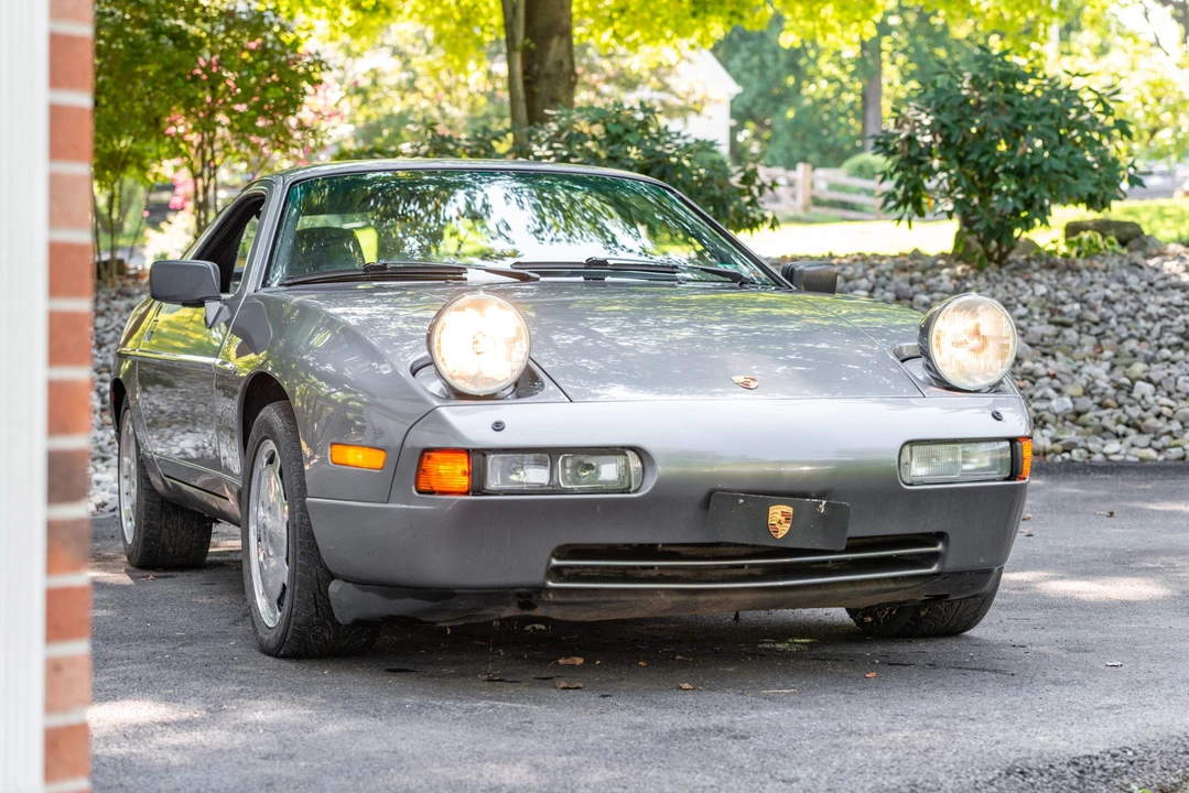 1989 Porsche 928 S4 - Image 9 of 31