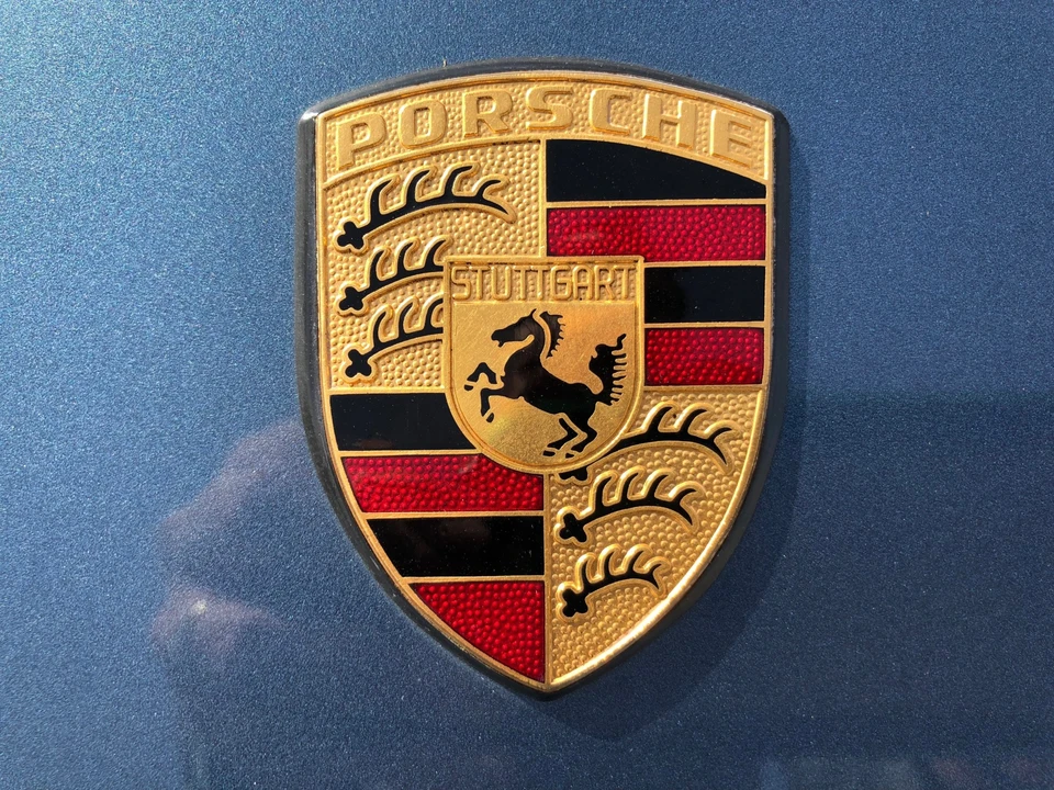 1989 Porsche 928 S4 - Image 17 of 31