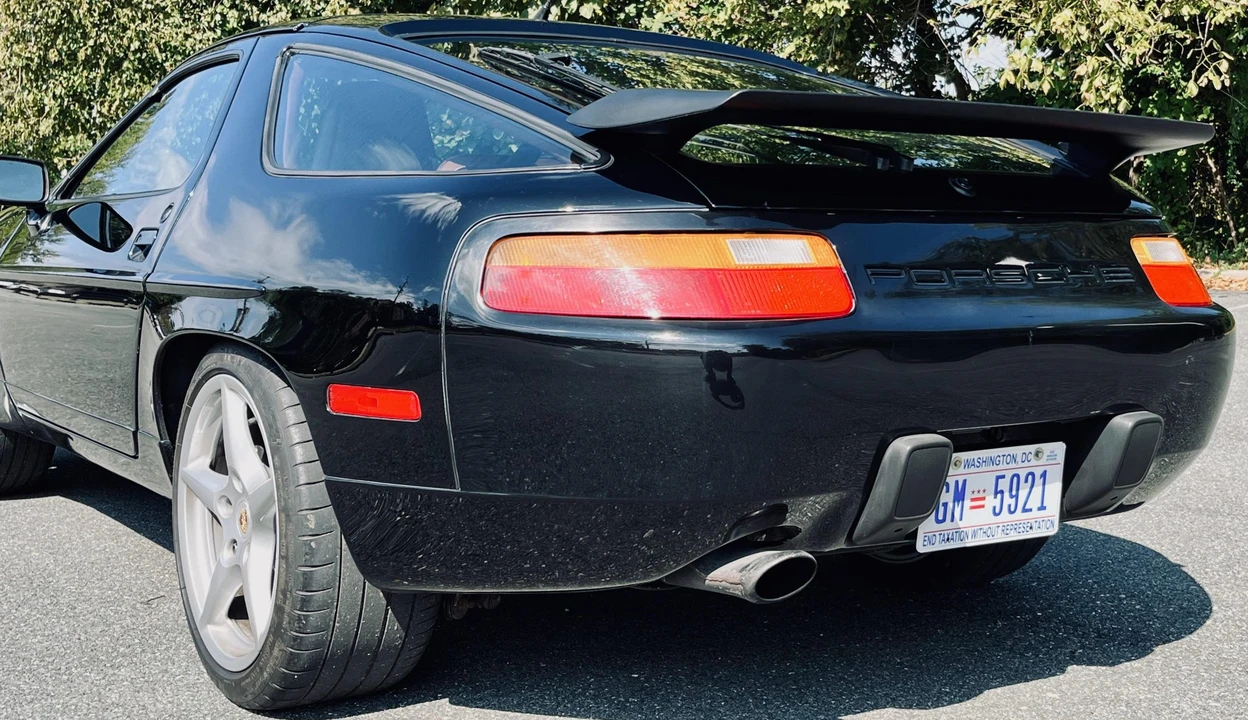1989 Porsche 928 S4 - Image 13 of 31