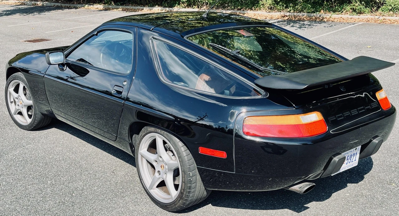 1989 Porsche 928 S4 - Image 14 of 31