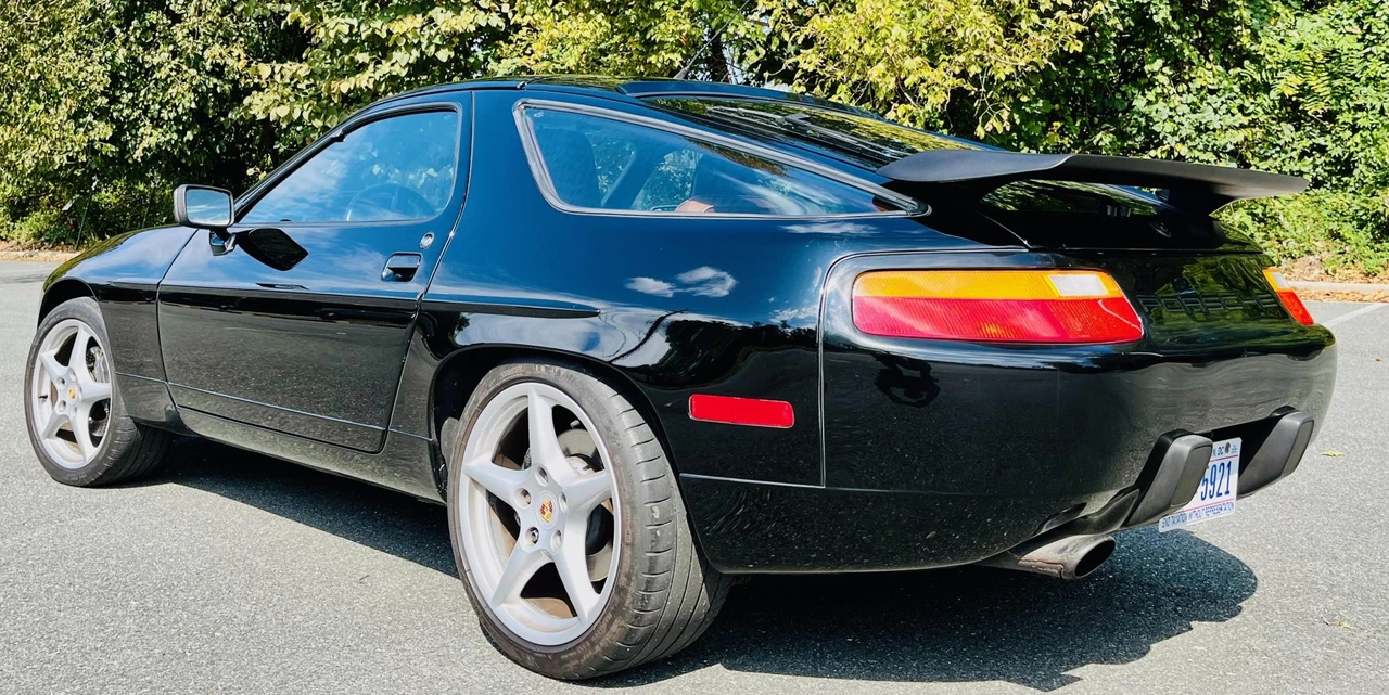 1989 Porsche 928 S4 - Image 15 of 31