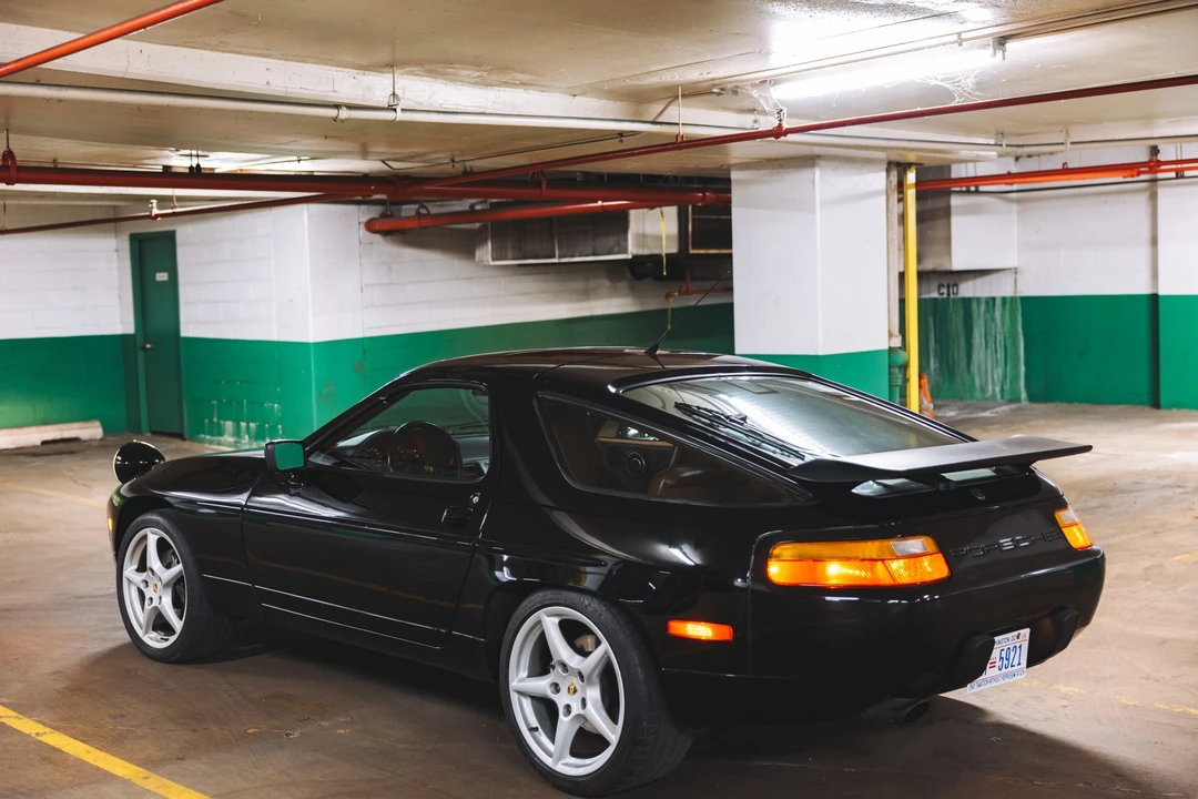 1989 Porsche 928 S4 - Image 8 of 31