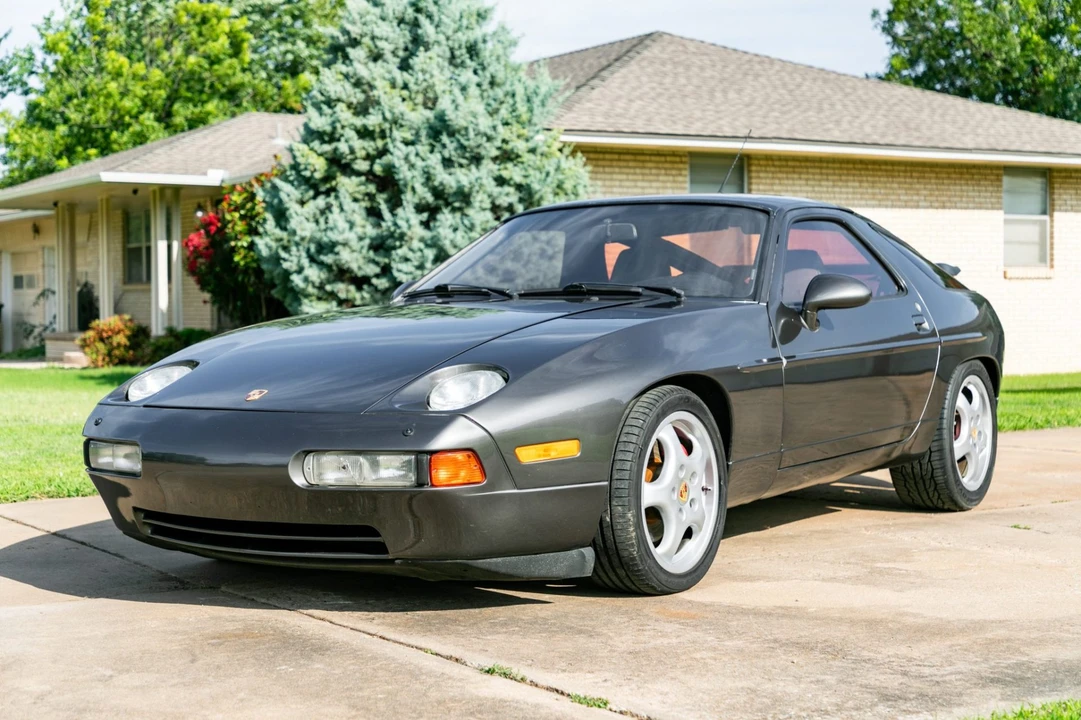 1989 Porsche 928 S4 - Image 1 of 31