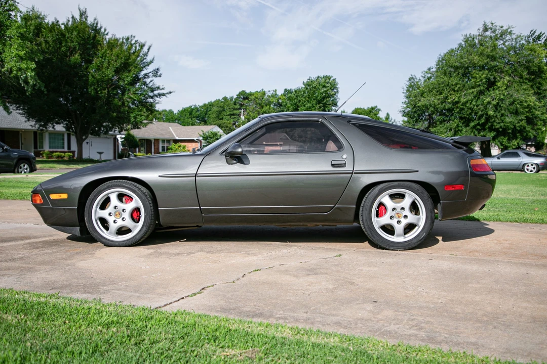 1989 Porsche 928 S4 - Image 2 of 31