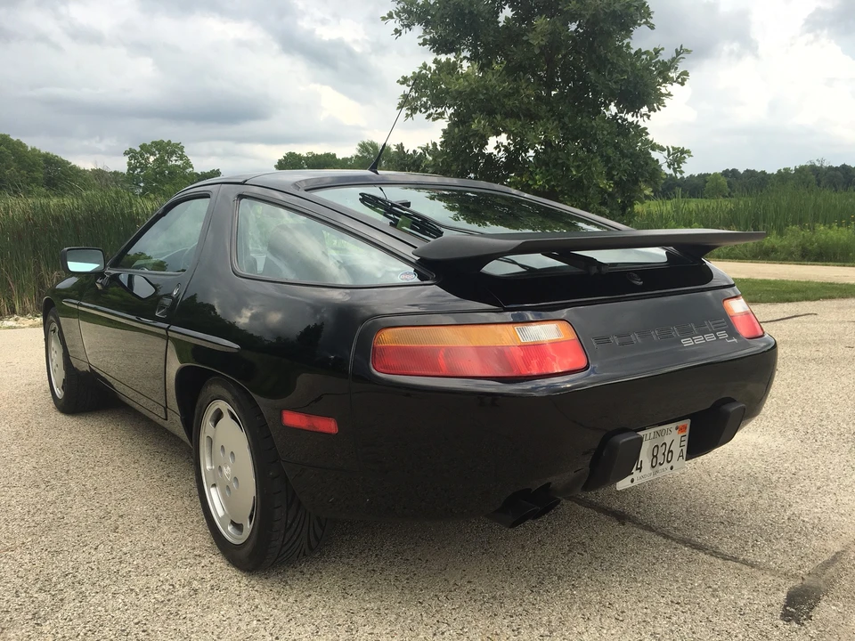 1989 Porsche 928 S4 - Image 2 of 31