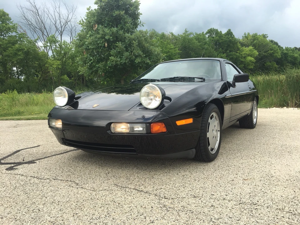 1989 Porsche 928 S4 - Image 8 of 31
