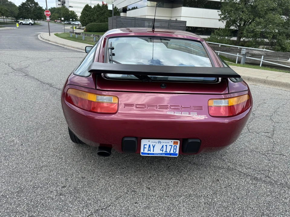 1989 Porsche 928 S4 - Image 29 of 31