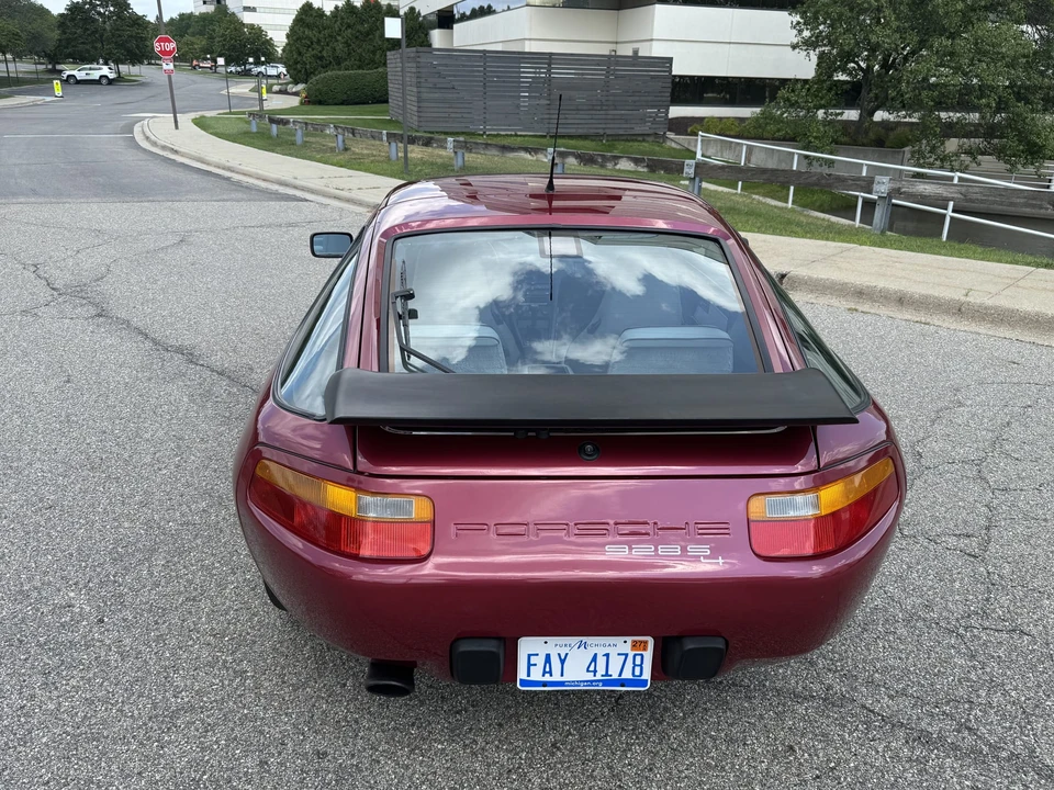 1989 Porsche 928 S4 - Image 28 of 31