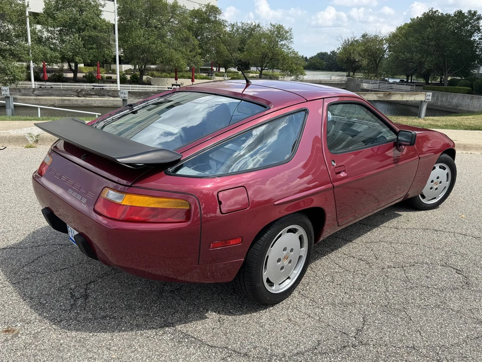 1989 Porsche 928 S4 - Image 24 of 31