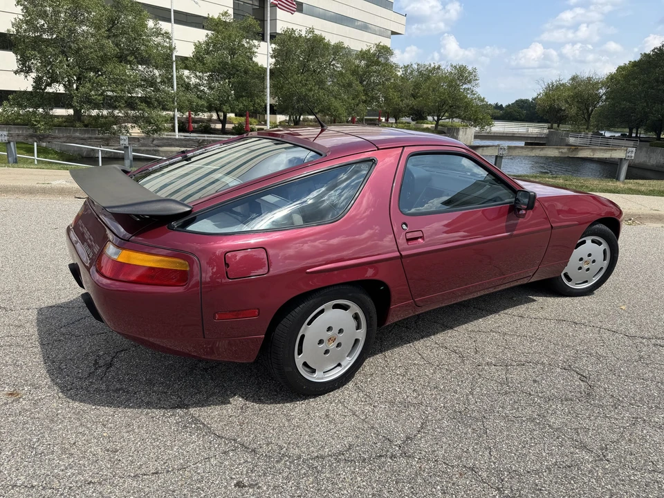 1989 Porsche 928 S4 - Image 23 of 31