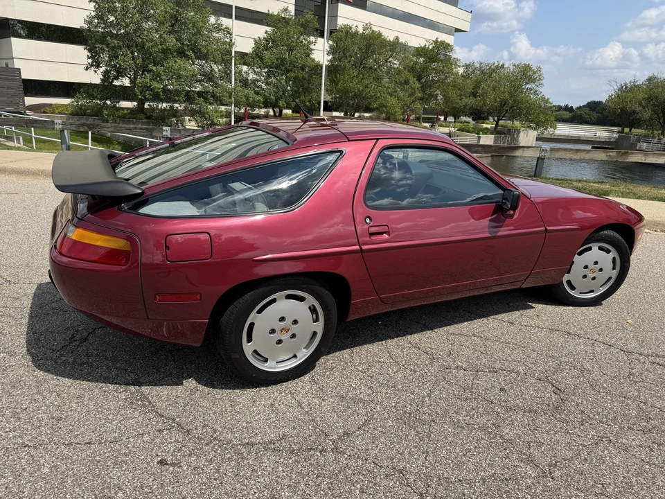 1989 Porsche 928 S4 - Image 22 of 31