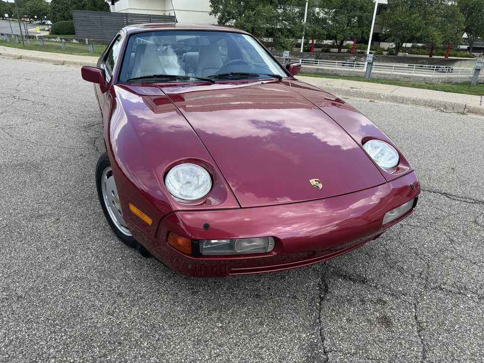 1989 Porsche 928 S4 - Image 13 of 31