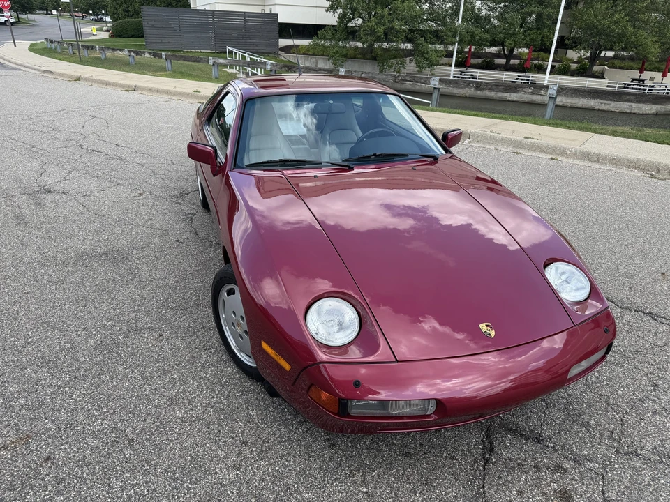 1989 Porsche 928 S4 - Image 12 of 31