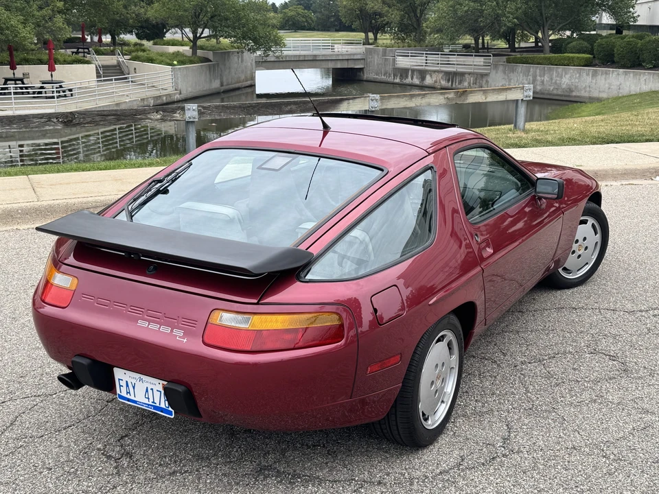 1989 Porsche 928 S4 - Image 25 of 31