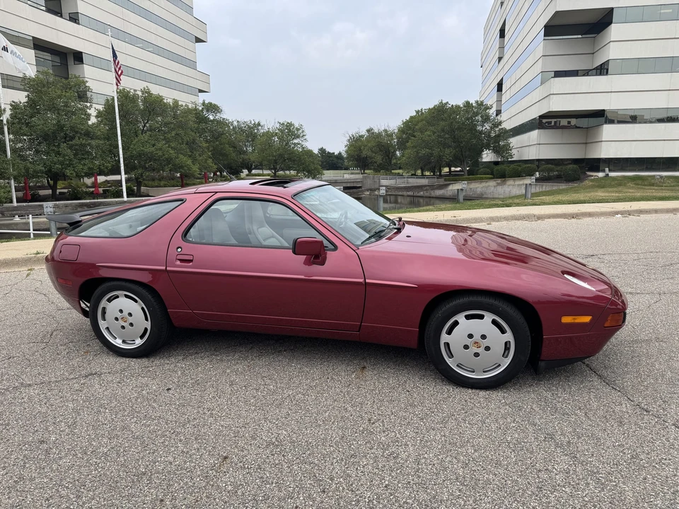 1989 Porsche 928 S4 - Image 19 of 31