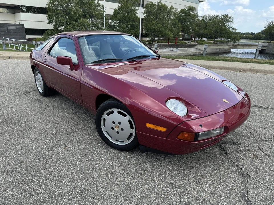 1989 Porsche 928 S4 - Image 15 of 31