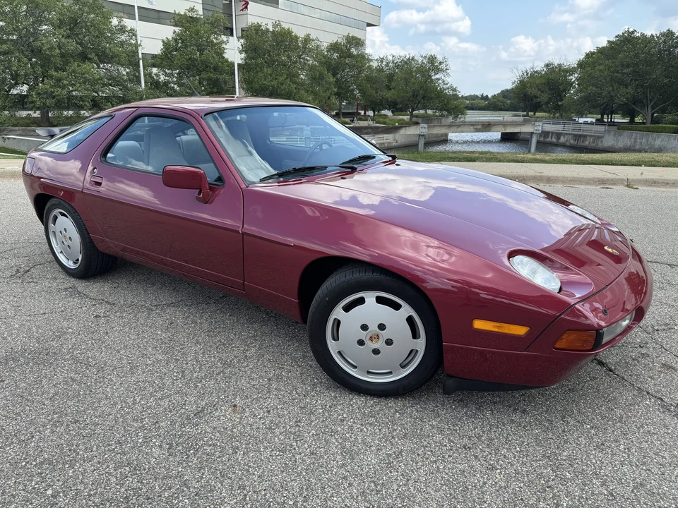 1989 Porsche 928 S4 - Image 16 of 31