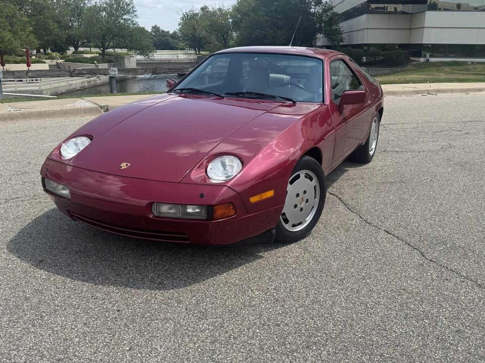 1989 Porsche 928 S4 - Image 8 of 31