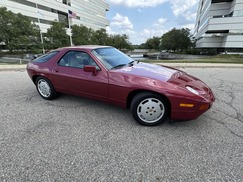 1989 Porsche 928 S4 - Image 17 of 31