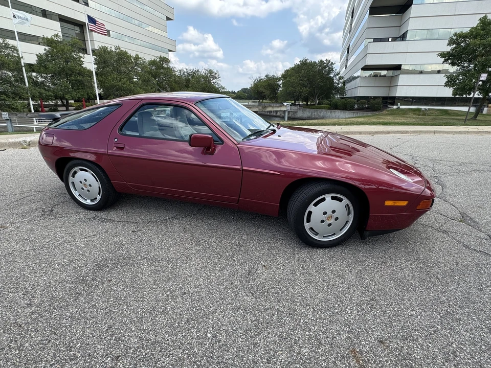 1989 Porsche 928 S4 - Image 18 of 31